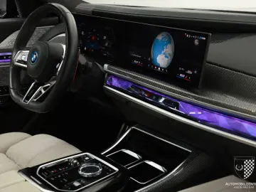 BMW M760 e TwoTone Innovation Panorama Iconic AHK