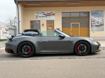 Porsche 911 Carrera 4 GTS Cabrio Ambiente