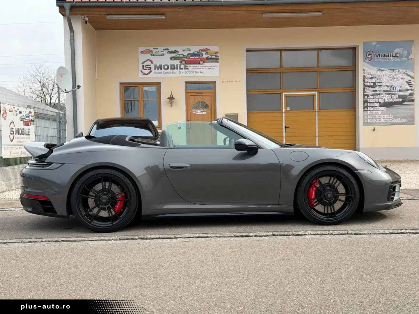 Porsche 911 Carrera 4 GTS Cabrio Ambiente
