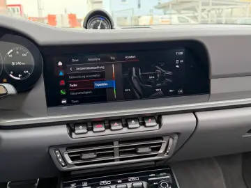 Porsche 911 Carrera 4 GTS Cabrio Ambiente