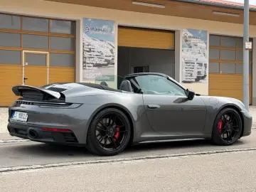 Porsche 911 Carrera 4 GTS Cabrio Ambiente