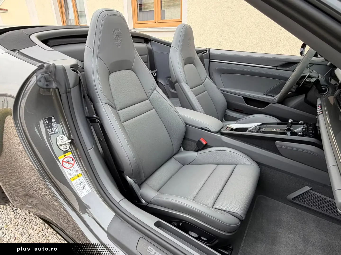 Porsche 911 Carrera 4 GTS Cabrio Ambiente