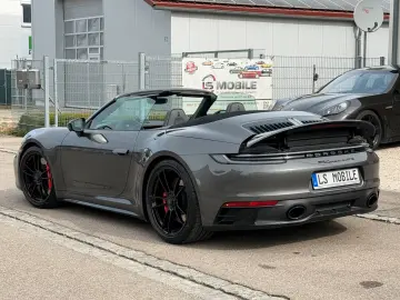 Porsche 911 Carrera 4 GTS Cabrio Ambiente