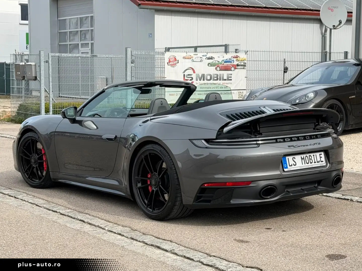 Porsche 911 Carrera 4 GTS Cabrio Ambiente