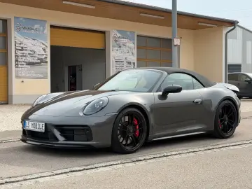 Porsche 911 Carrera 4 GTS Cabrio Ambiente