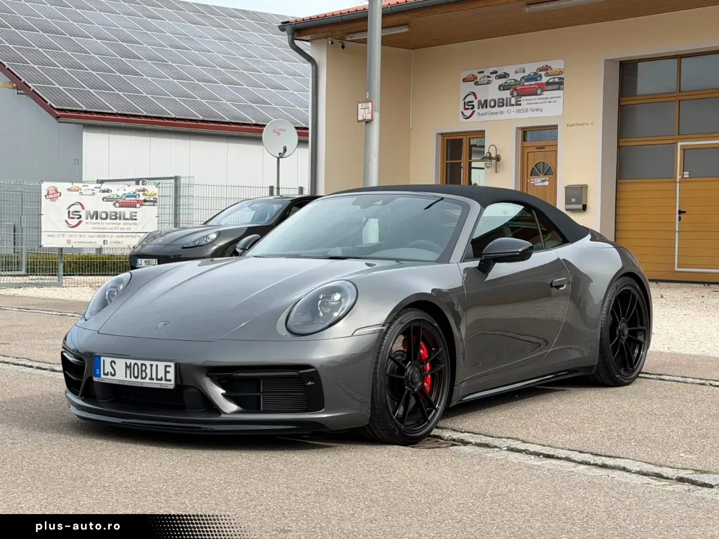 Porsche 911 Carrera 4 GTS Cabrio Ambiente