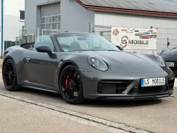 Porsche 911 Carrera 4 GTS Cabrio Ambiente