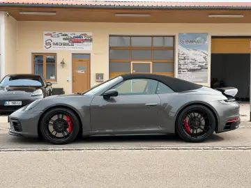 Porsche 911 Carrera 4 GTS Cabrio Ambiente