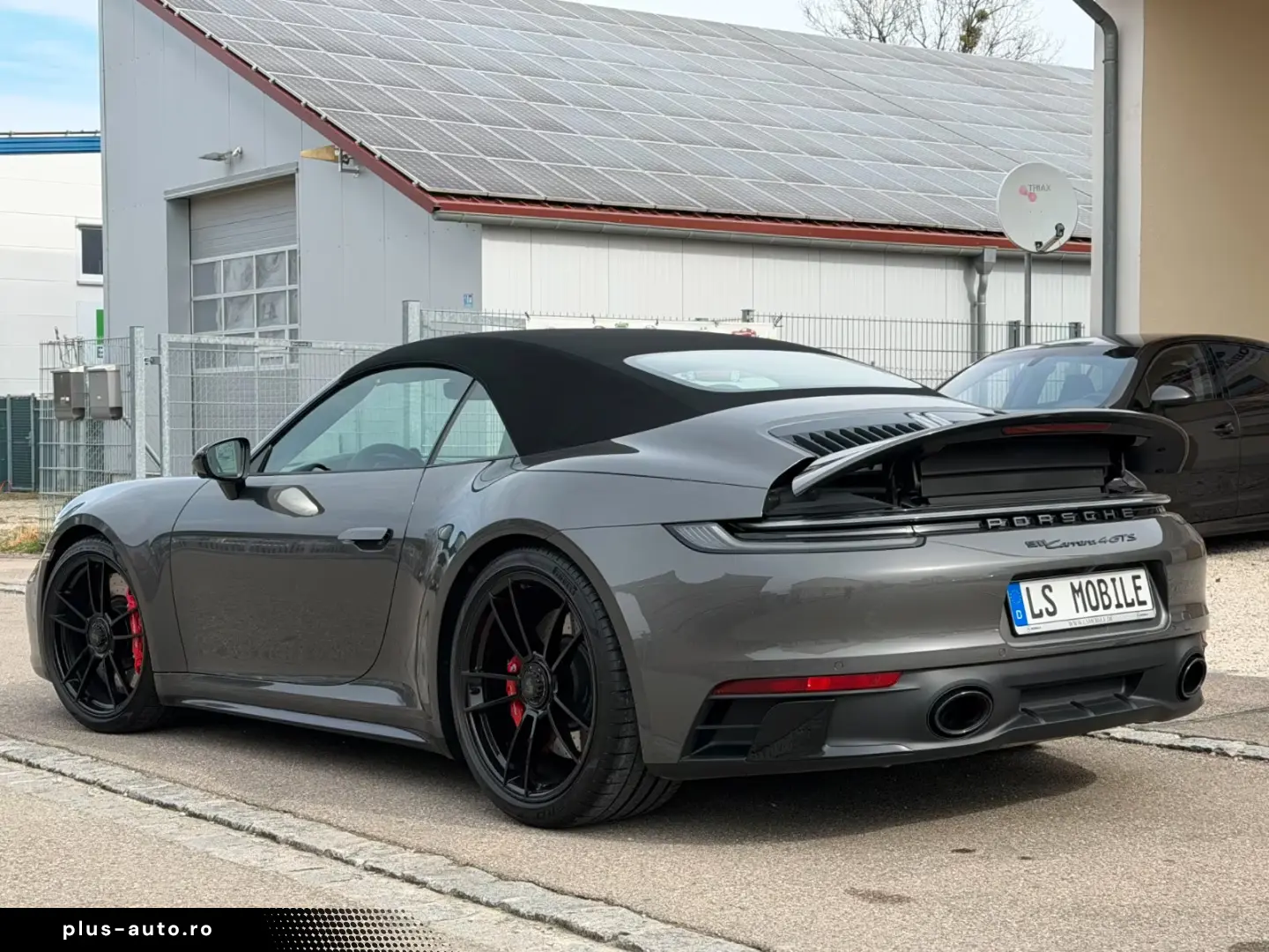 Porsche 911 Carrera 4 GTS Cabrio Ambiente
