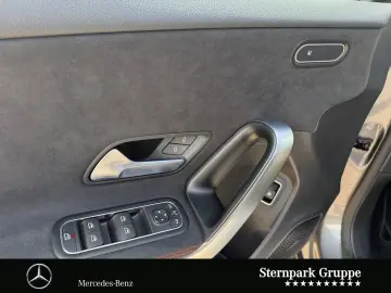 MERCEDES-BENZ A 250 e AMG Pano Distro AHK Multibeam Night 19