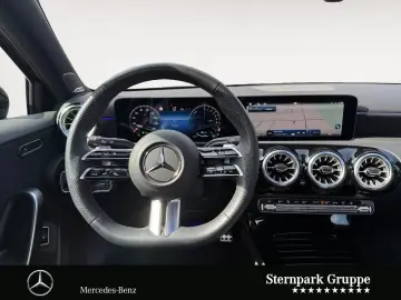 MERCEDES-BENZ A 250 e AMG Pano Distro AHK Multibeam Night 19