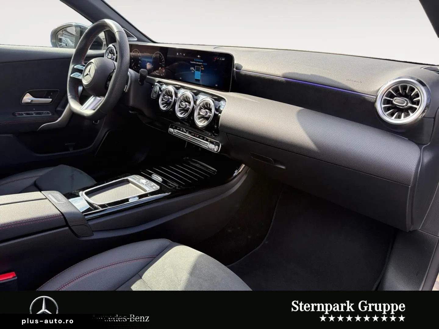 MERCEDES-BENZ A 250 e AMG Pano Distro AHK Multibeam Night 19