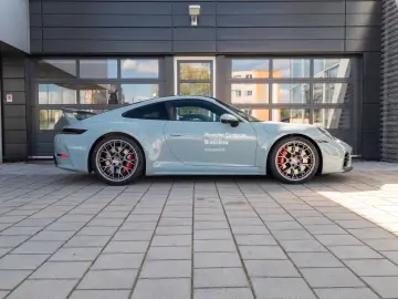 Porsche 911 Carrera 4 S