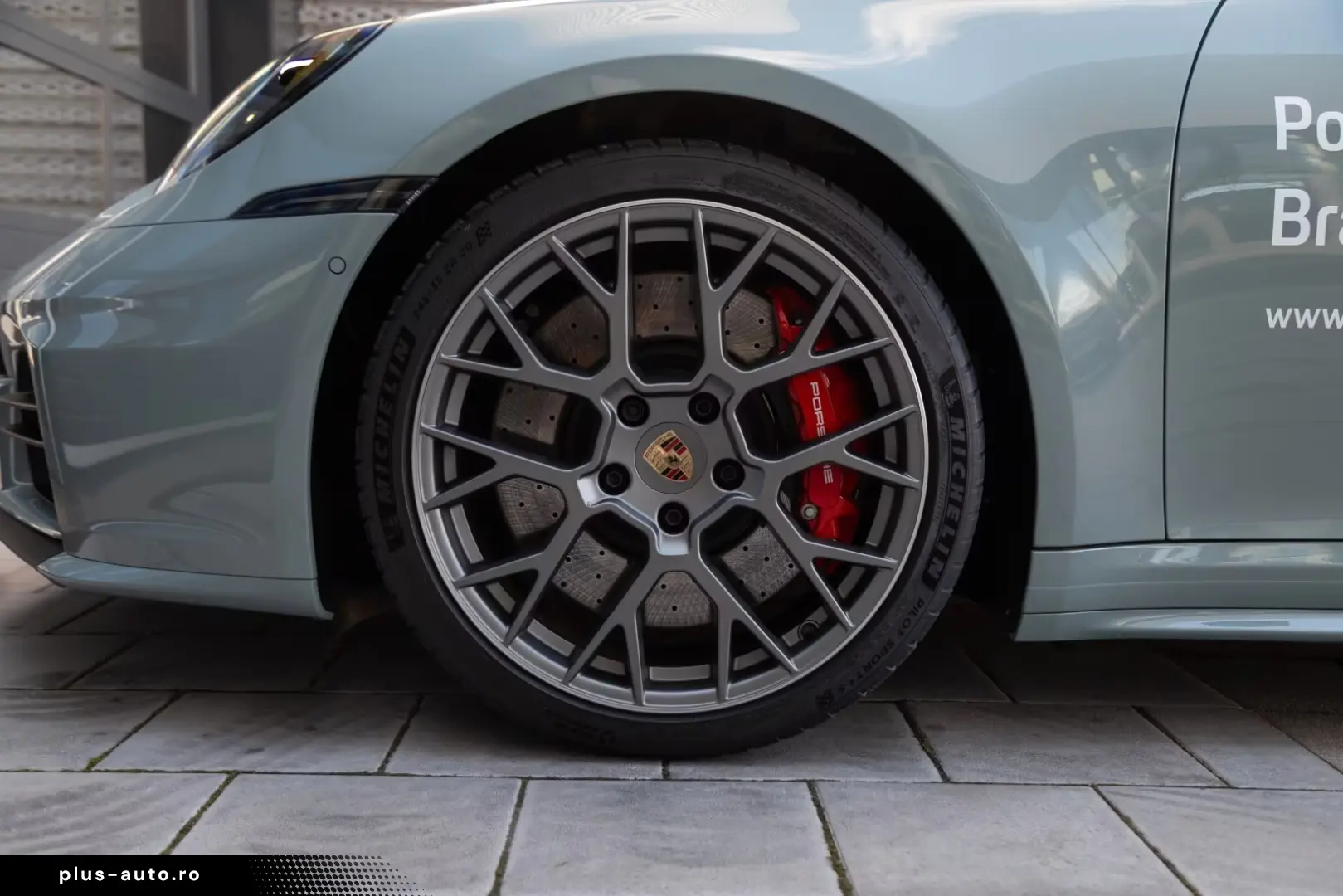 Porsche 911 Carrera 4 S