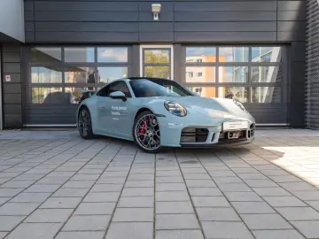 Porsche 911 Carrera 4 S