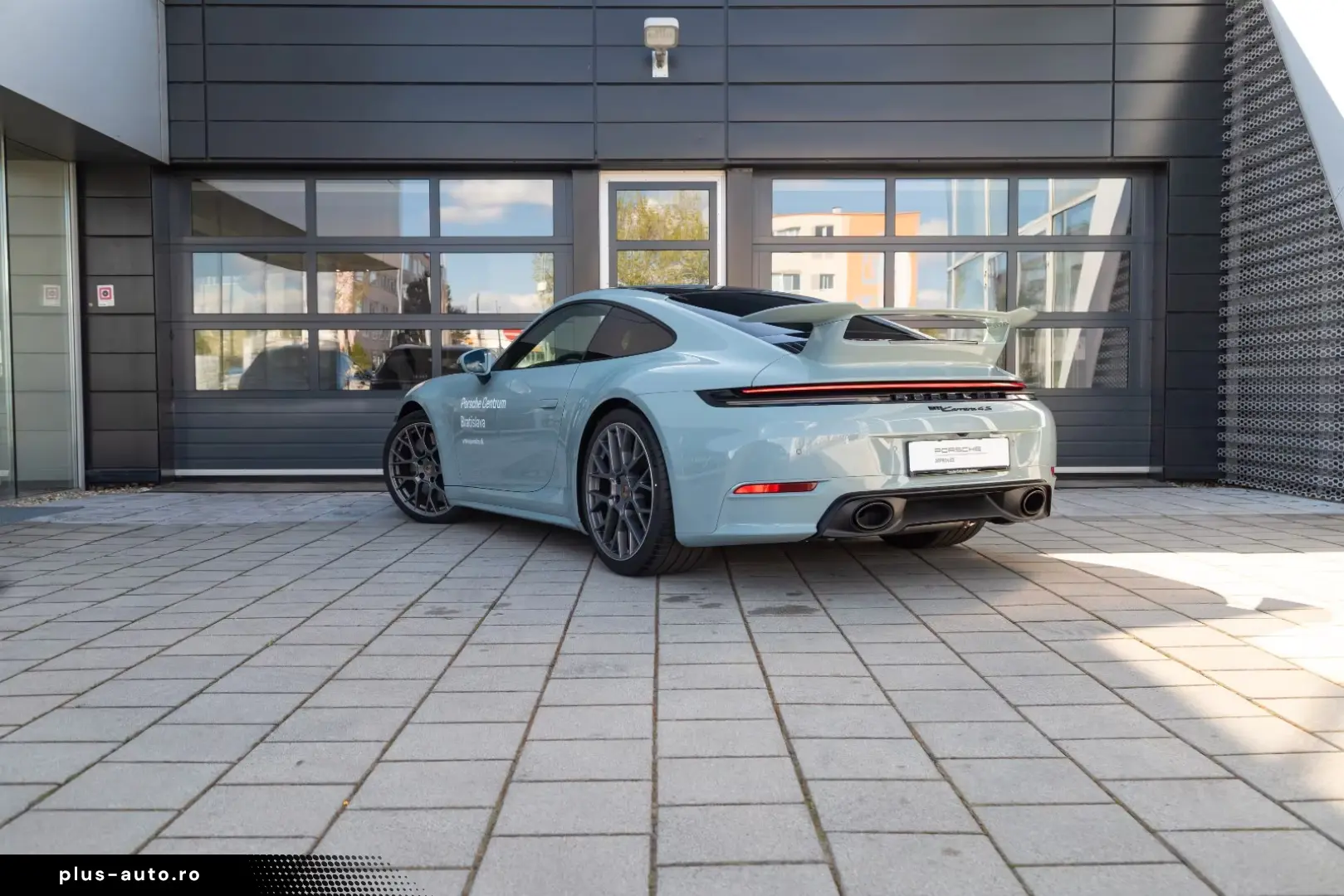 Porsche 911 Carrera 4 S