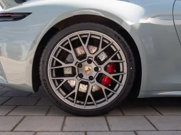 Porsche 911 Carrera 4 S