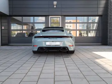 Porsche 911 Carrera 4 S