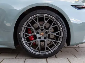 Porsche 911 Carrera 4 S