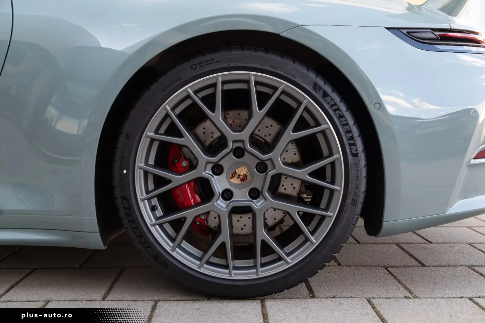 Porsche 911 Carrera 4 S