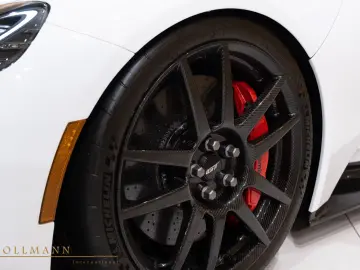 Ford GT LIFT CARBON FIBRE BREMBO CERAMIC BRAKE