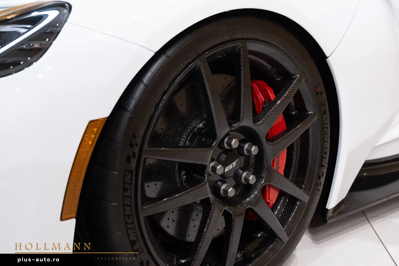 Ford GT LIFT CARBON FIBRE BREMBO CERAMIC BRAKE