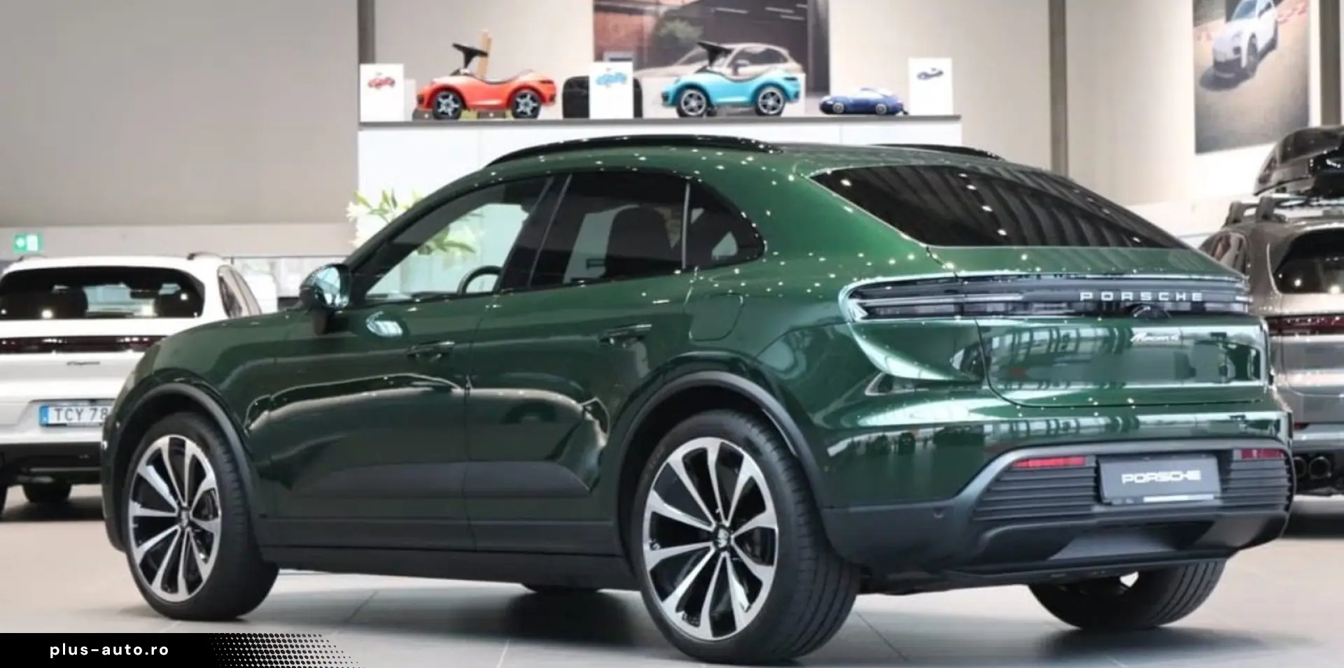 PORSCHE Macan Electric 4
