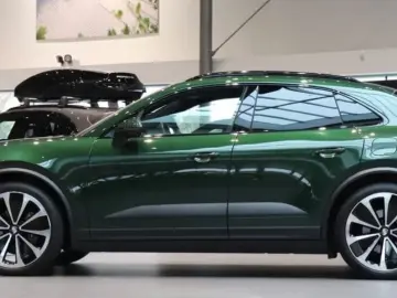 PORSCHE Macan Electric 4