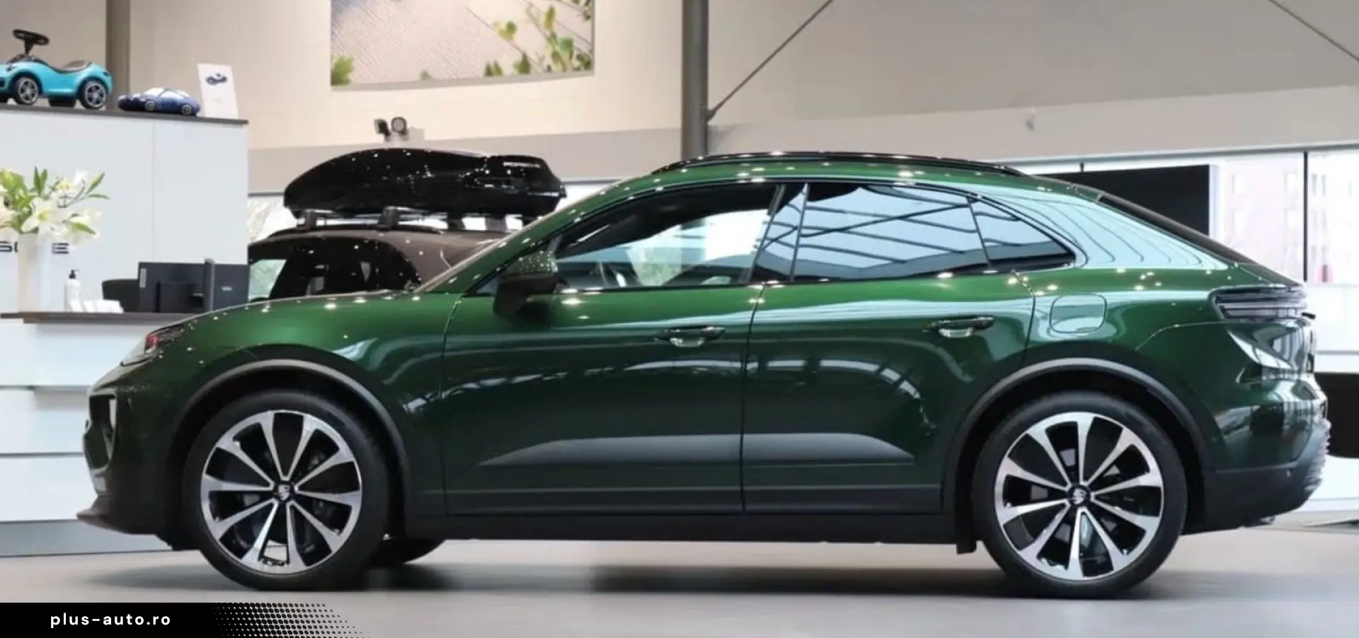 PORSCHE Macan Electric 4