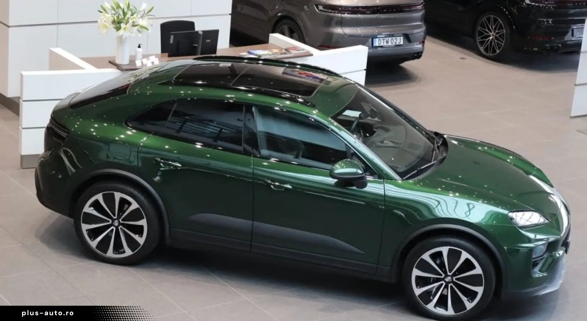 PORSCHE Macan Electric 4