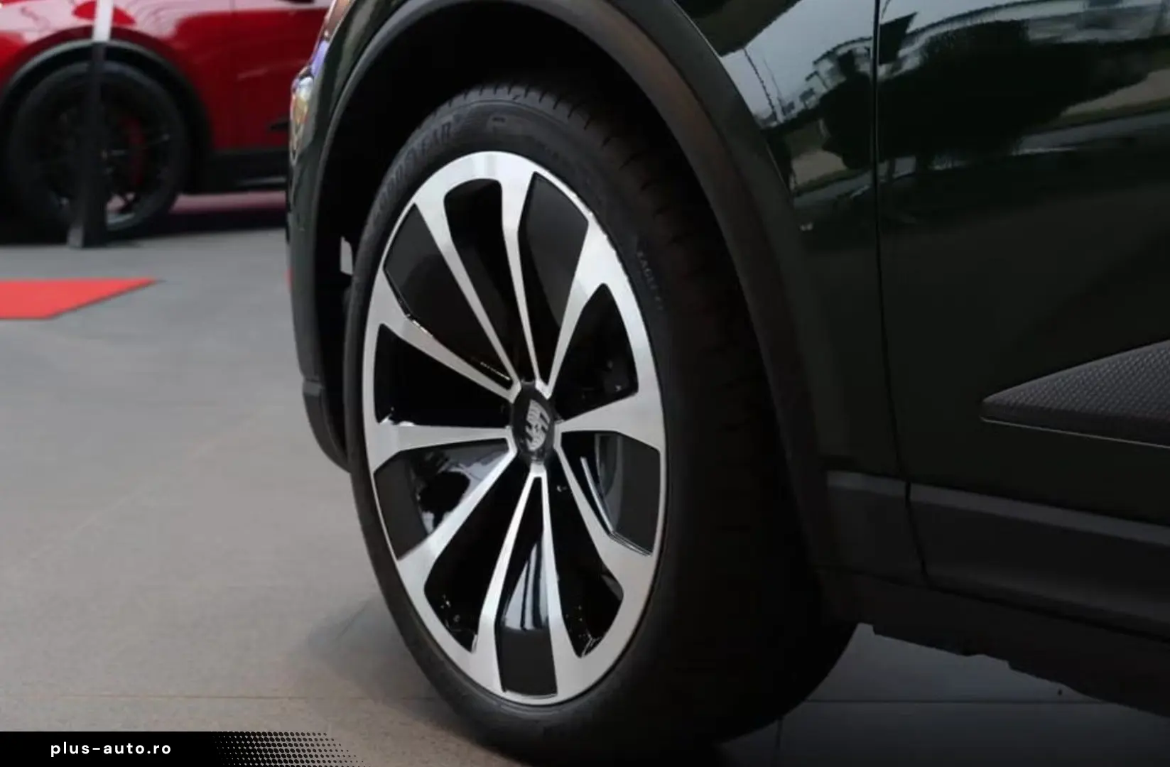 PORSCHE Macan Electric 4