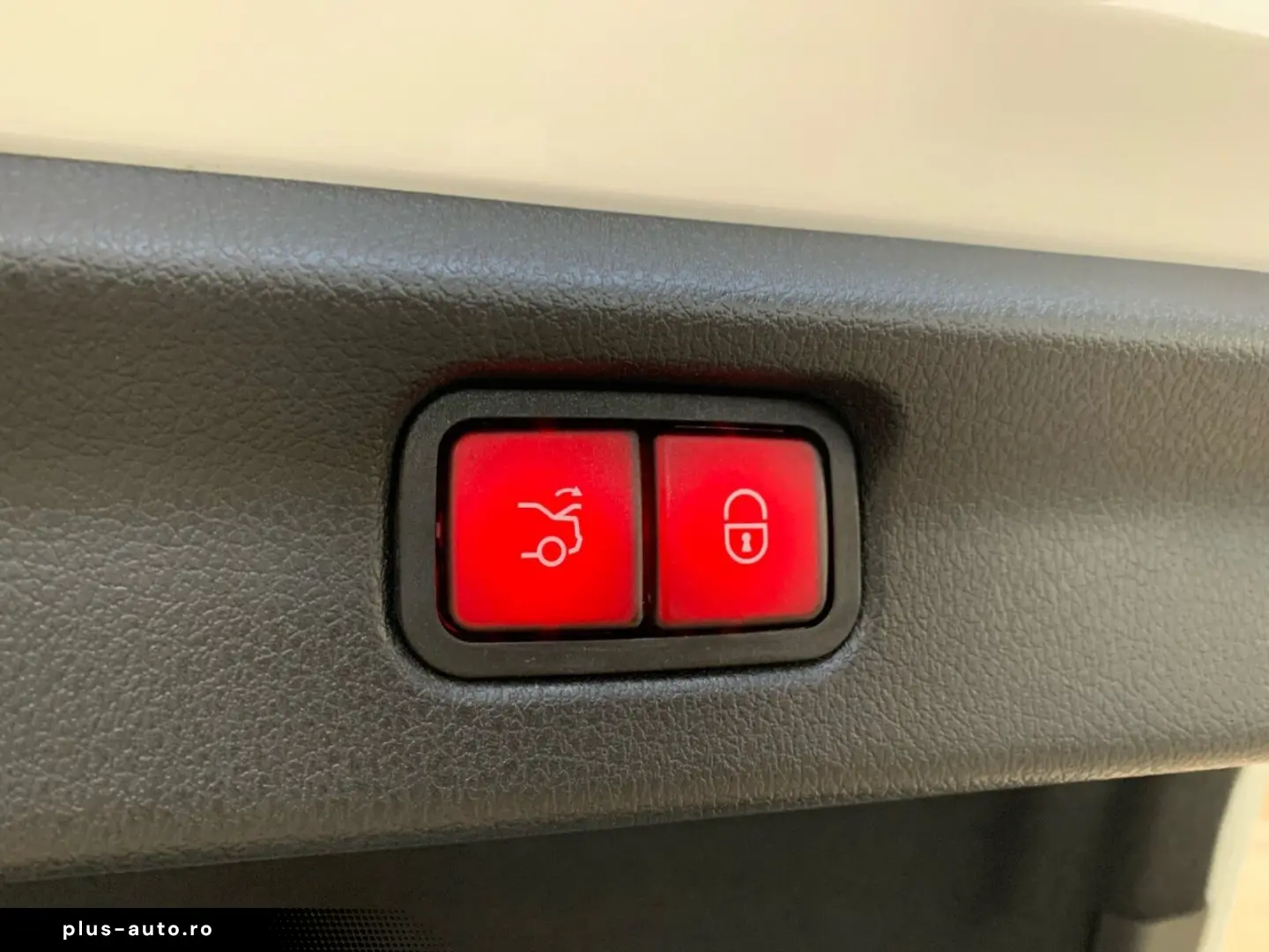 MERCEDES-BENZ AMG EQE 43 4M NIGHT