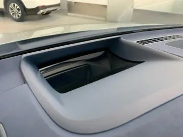 MERCEDES-BENZ AMG EQE 43 4M NIGHT