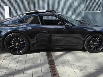 PORSCHE 992Carera 4 Coupe