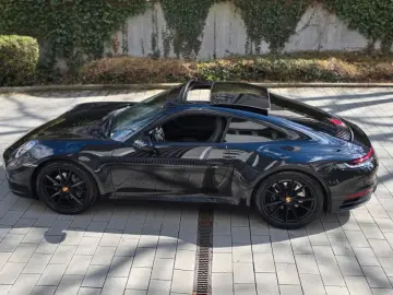 PORSCHE 992Carera 4 Coupe