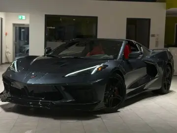CORVETTE C8 Coupe Stingray 2LT Schalensitze