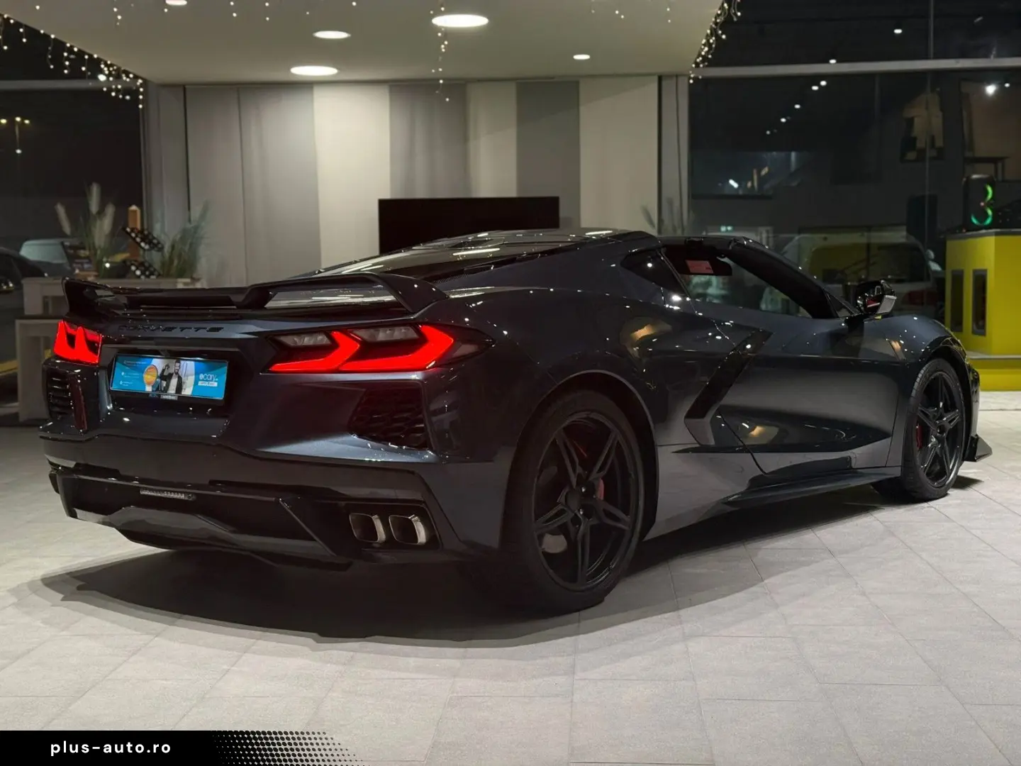 CORVETTE C8 Coupe Stingray 2LT Schalensitze