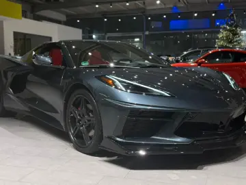 CORVETTE C8 Coupe Stingray 2LT Schalensitze
