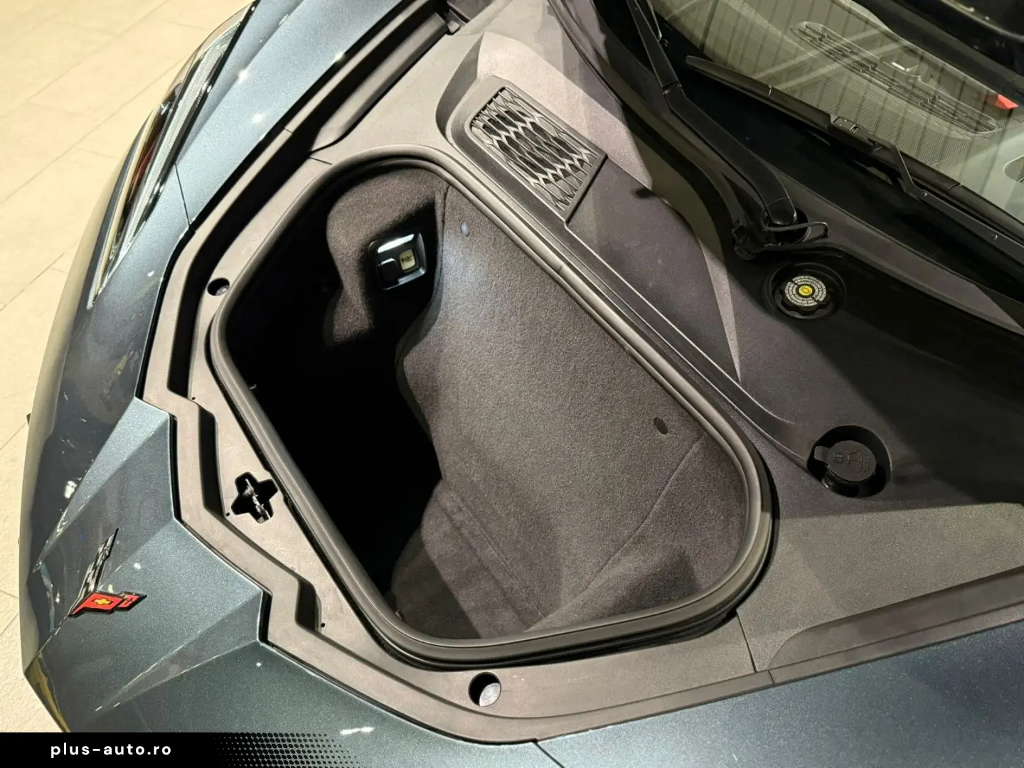 CORVETTE C8 Coupe Stingray 2LT Schalensitze