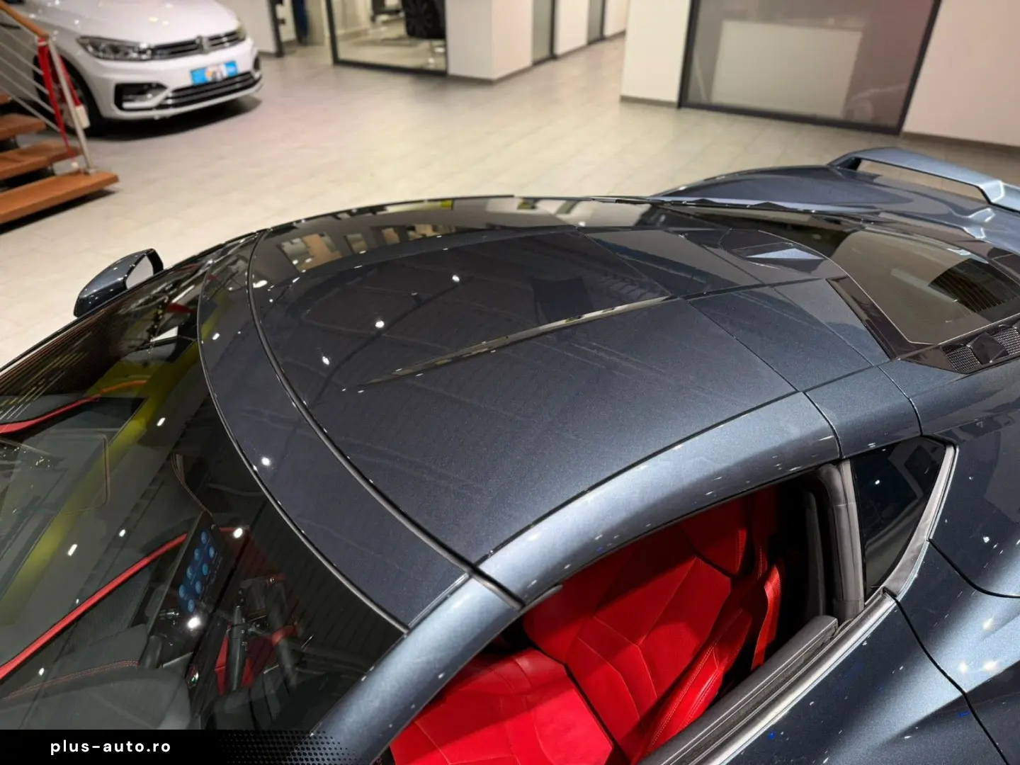 CORVETTE C8 Coupe Stingray 2LT Schalensitze