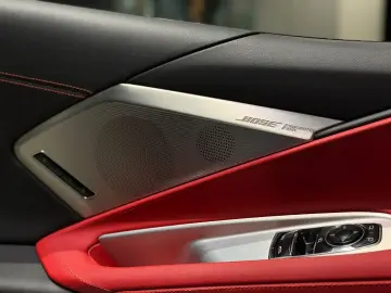 CORVETTE C8 Coupe Stingray 2LT Schalensitze