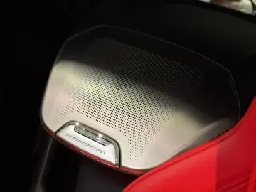 CORVETTE C8 Coupe Stingray 2LT Schalensitze