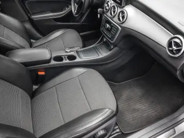 Mercedes-Benz Cla-200 Gen-C117-2013-2018
