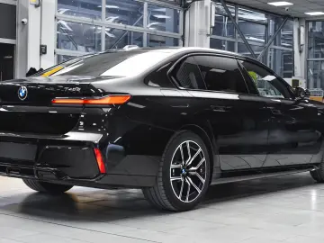 BMW 740d xDrive M Sport Mild Hybrid Sportautomatic