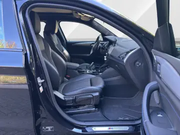 BMW X4 xDrive20i M Paket   HUD   LED   AHK   Panoram