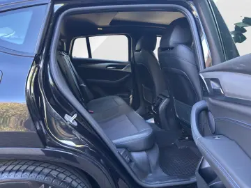 BMW X4 xDrive20i M Paket   HUD   LED   AHK   Panoram