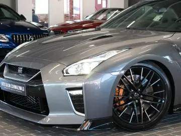 NISSAN GT-R Prestige Edition