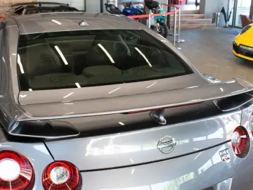 NISSAN GT-R Prestige Edition