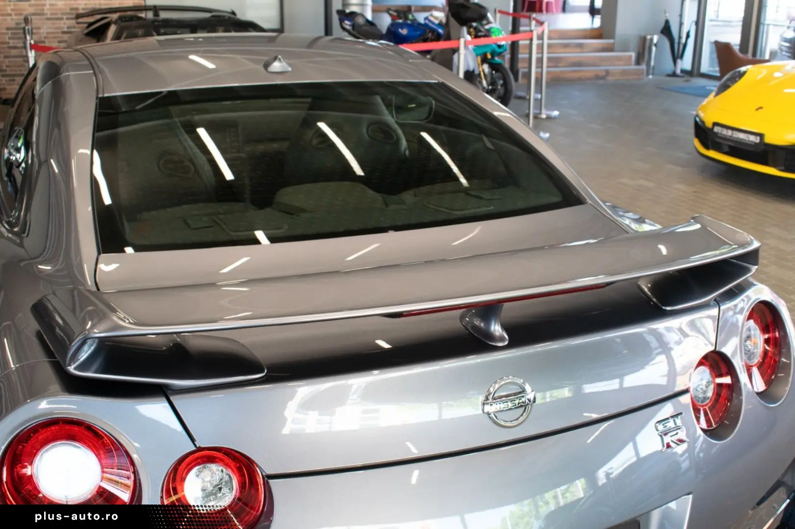 NISSAN GT-R Prestige Edition