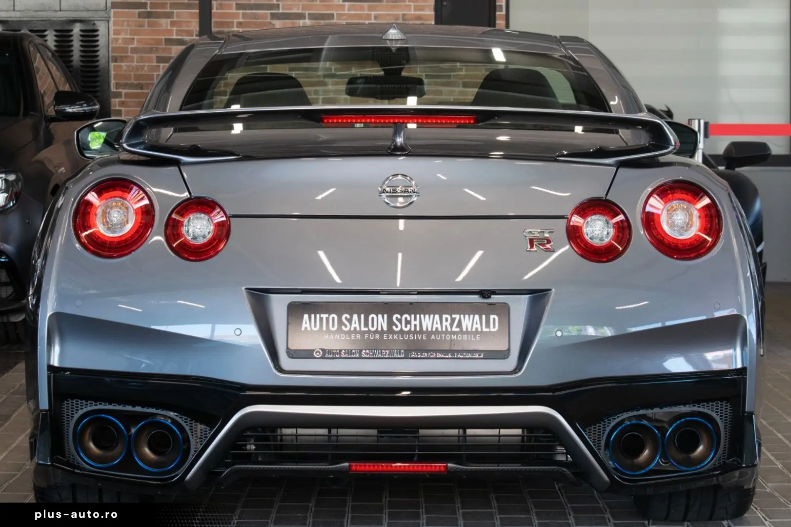 NISSAN GT-R Prestige Edition